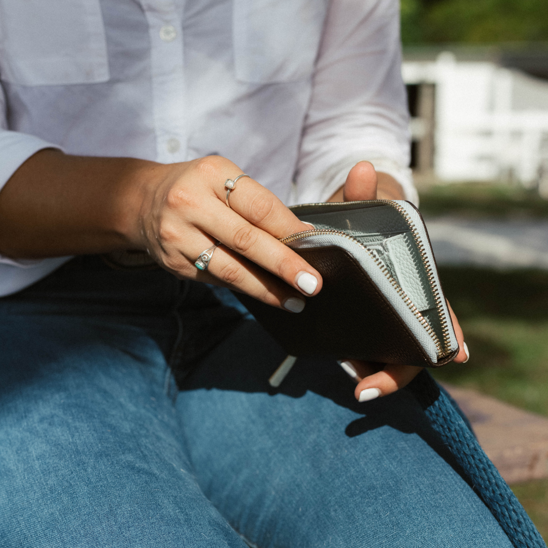 The Dolly Trackable Wallet - Cocoa/Bluebelle