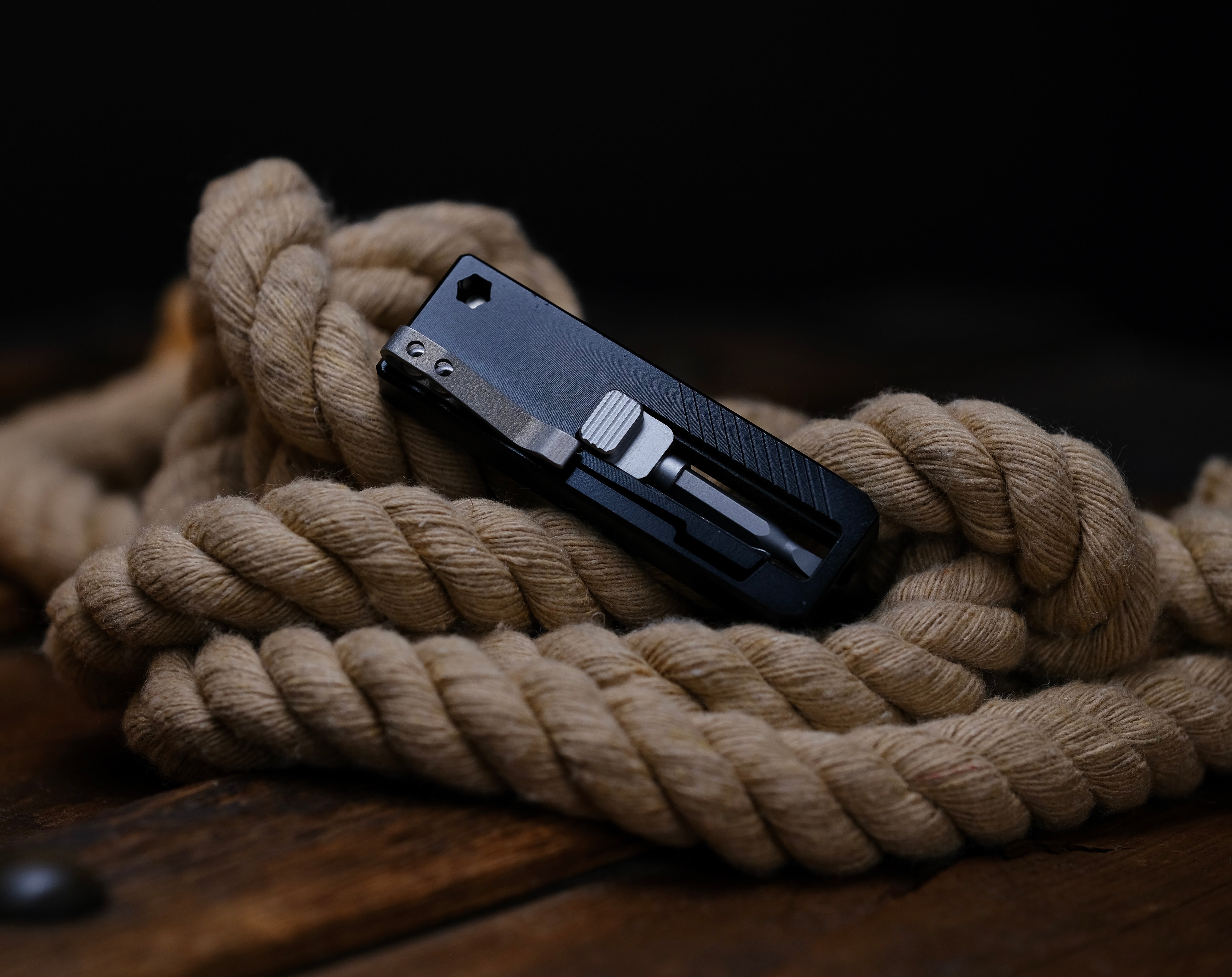 Slidecatch Black Titanium - EDC Tool