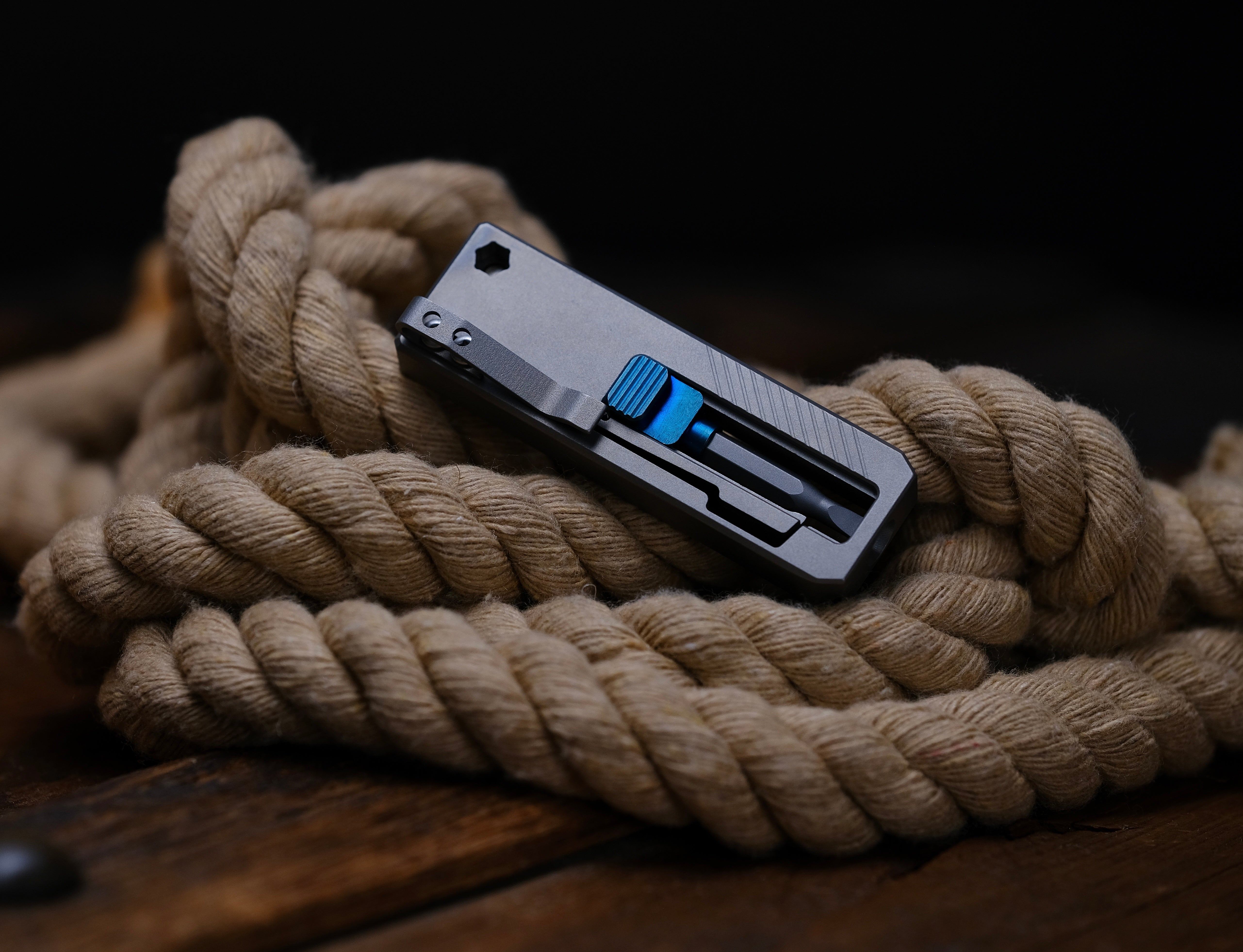 Slidecatch Grey Titanium - EDC Tool
