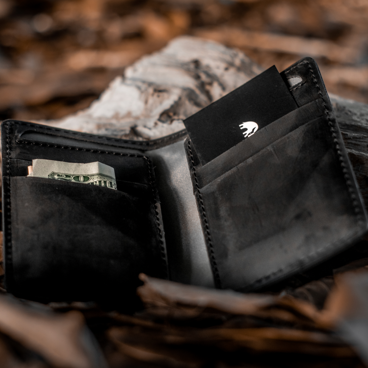 BACKORDER The Messenger Wallet - BLACK EDITION