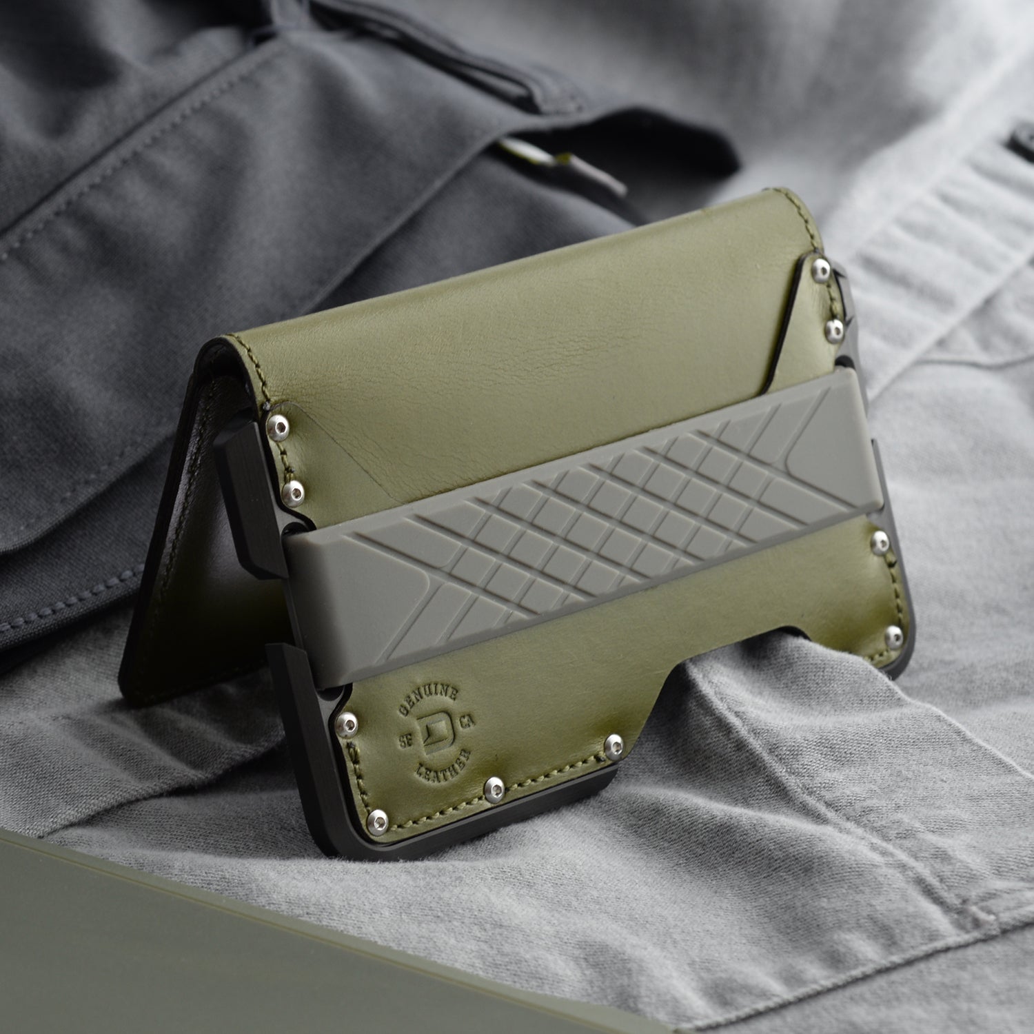 Dapper™ Bifold Wallet
