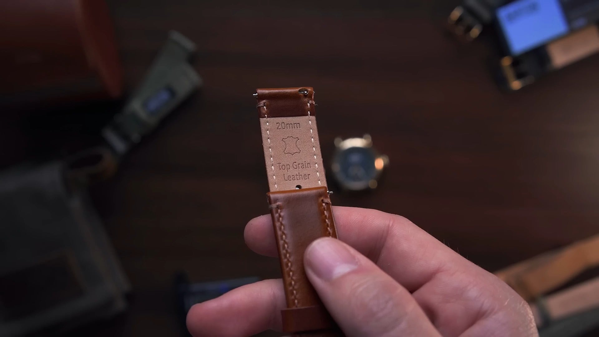 Load video: video showing users how to measure lug width