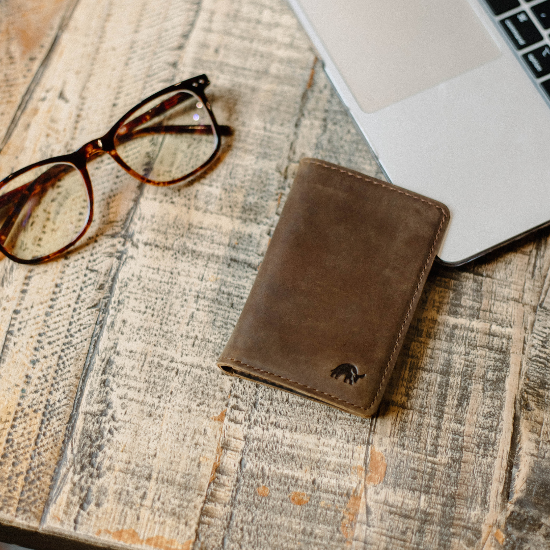 BACKORDER The Messenger Wallet - Terra