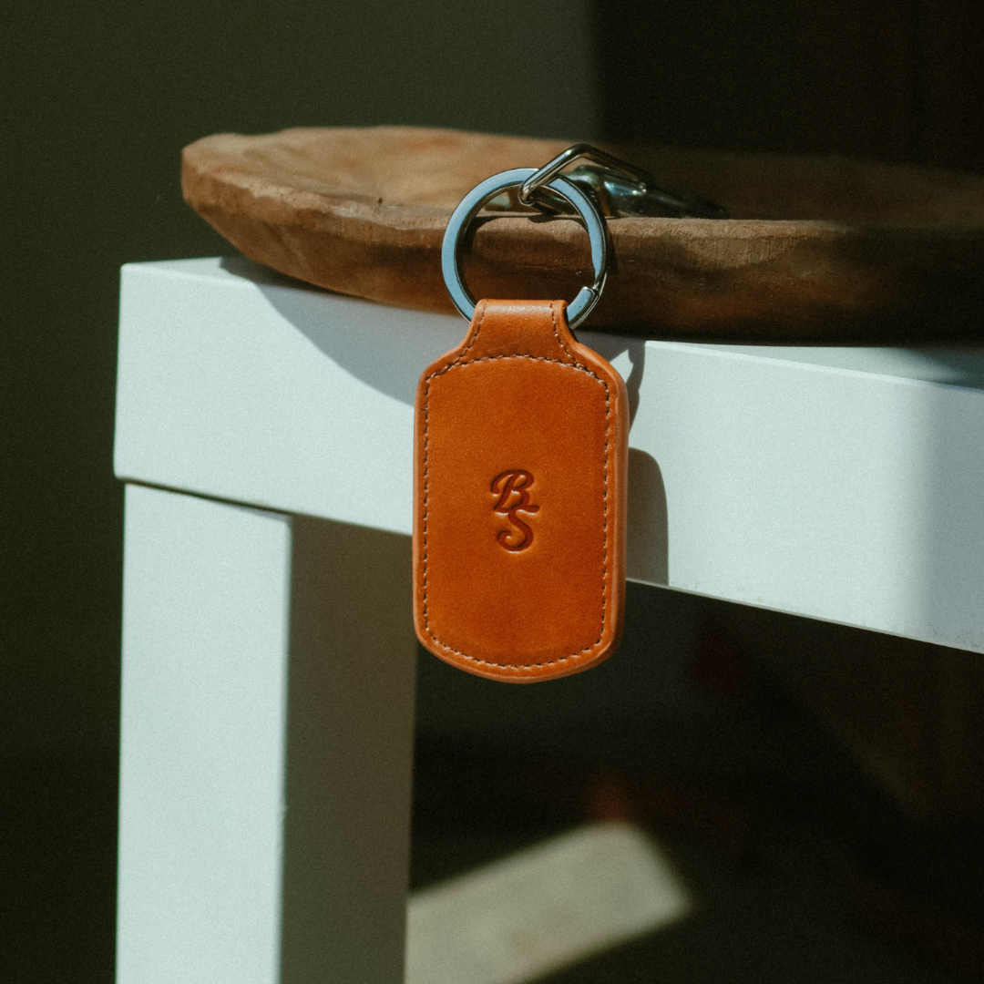 The Trace Trackable Keychain - SIENNA