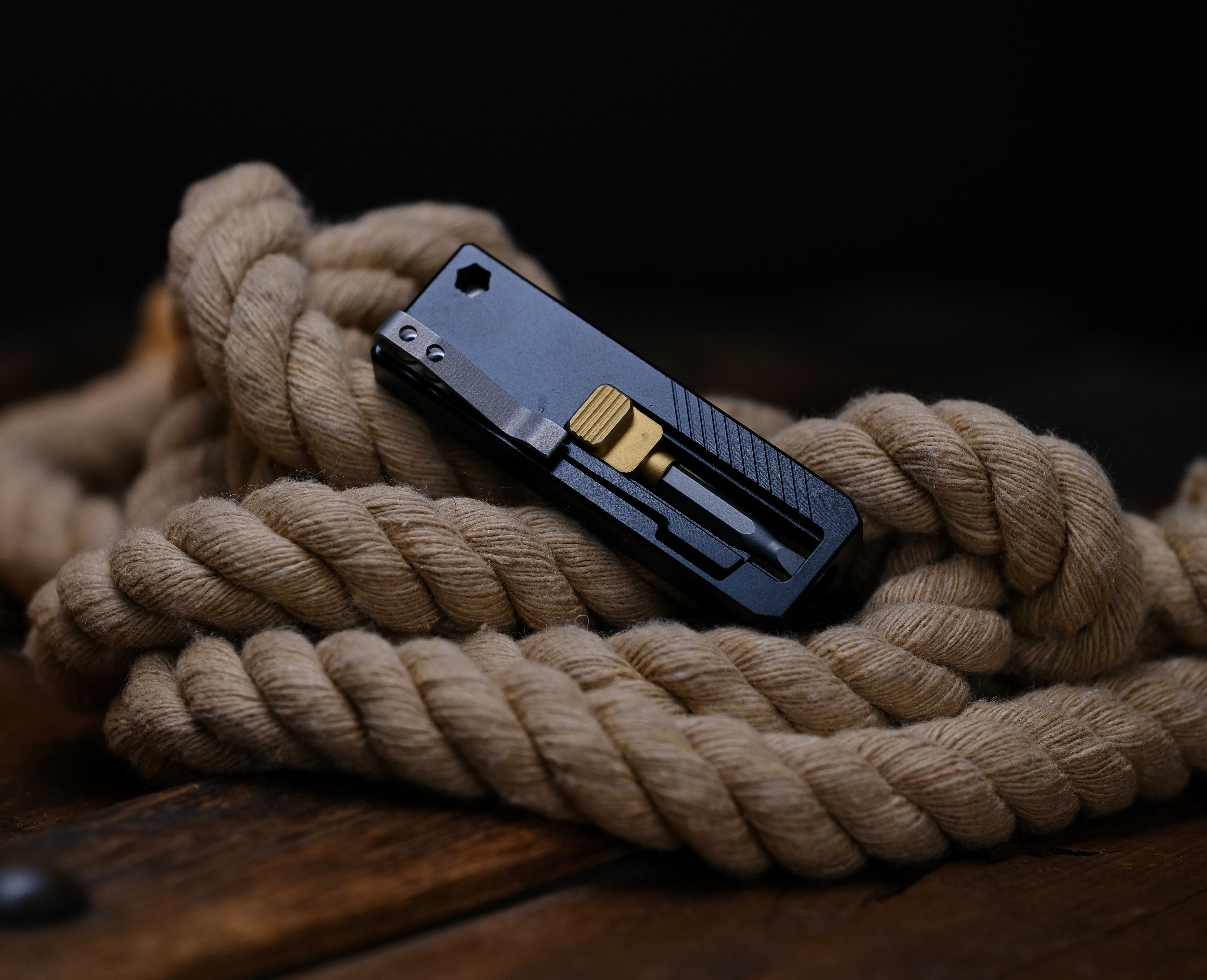 Slidecatch Black Titanium - EDC Tool