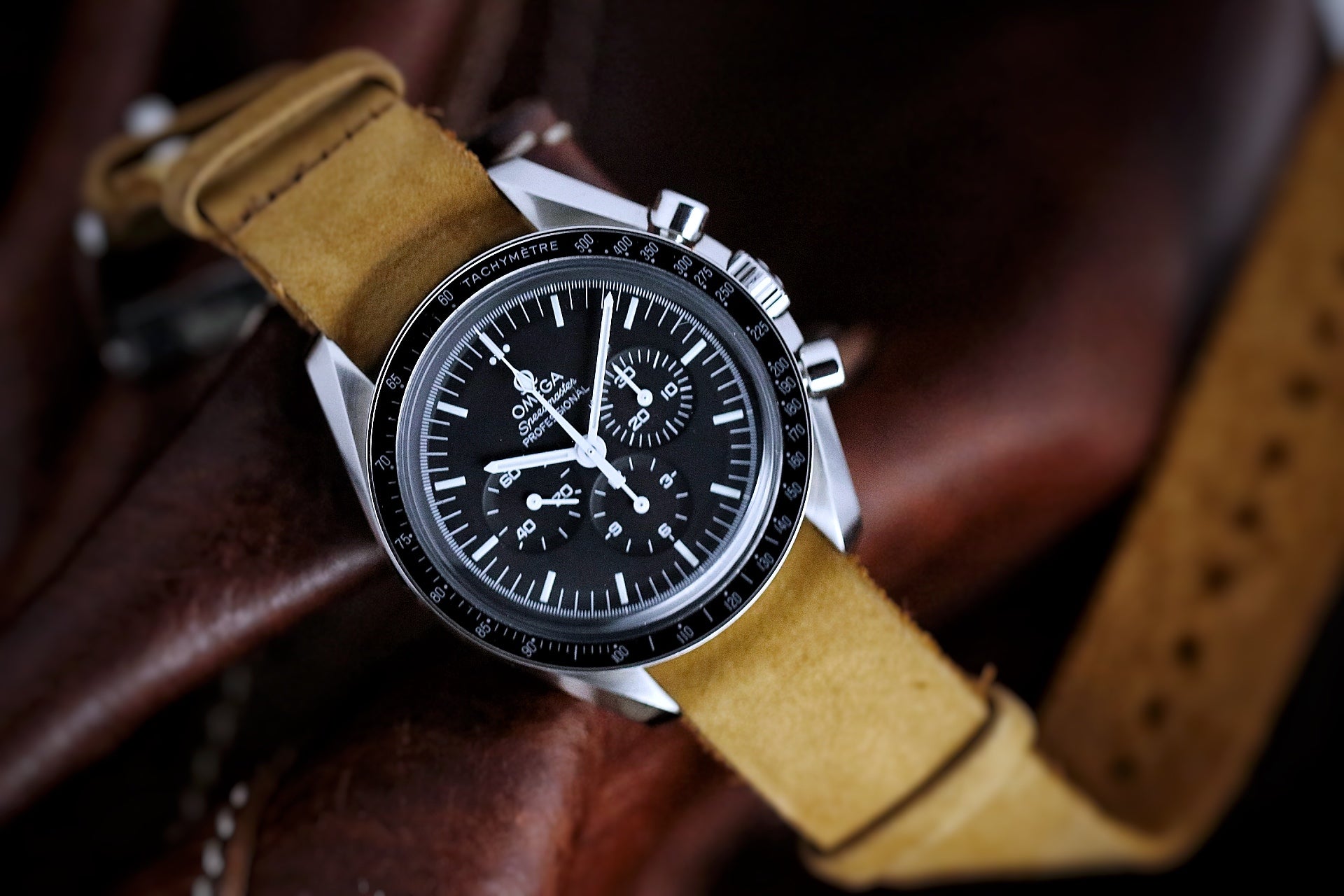 LEATHER NATO® STYLE